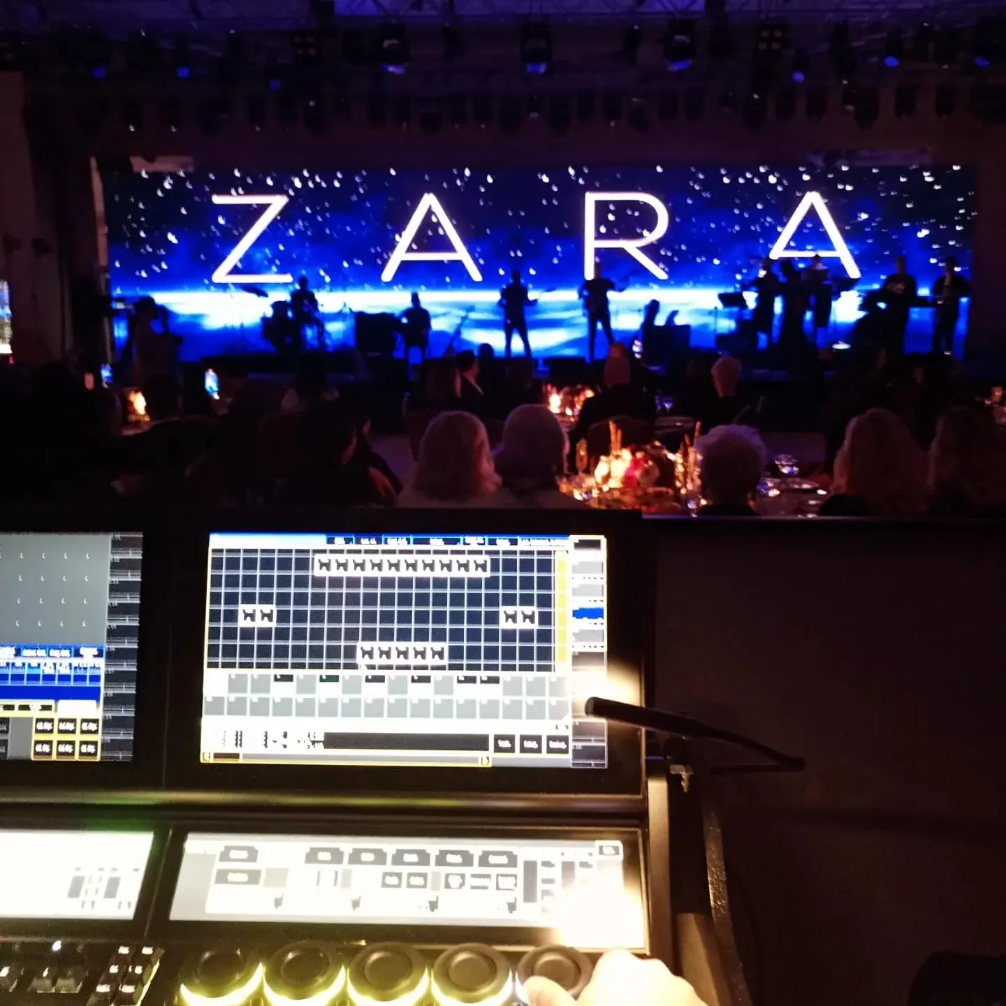 Ledwall sahne arkası LED ekran kurulum örneği